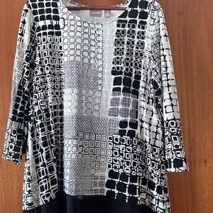 Chico's Monochrome Patterned Tunic Top